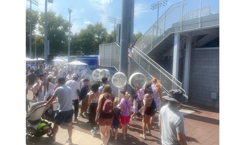 Big Fogg Keeps U.S. Open Tennis Fans Cool During Excessive Heat