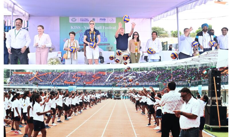 Plus de 5 000 joueurs participent au festival historique de volley-ball au KISS et établissent un record du monde Guinness