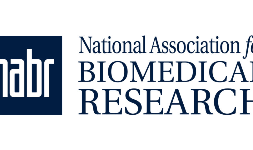 Nová analýza populácie makakov dlhochvostých odporúča dva kroky k presnému prehodnoteniu ich globálnej populácie