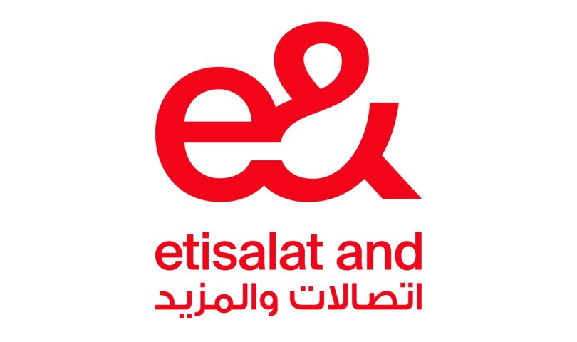 Die Flughafenbehörde von Sharjah bietet in Zusammenarbeit mit e& UAE kostenlose SIM-Karten für ankommende Besucher an